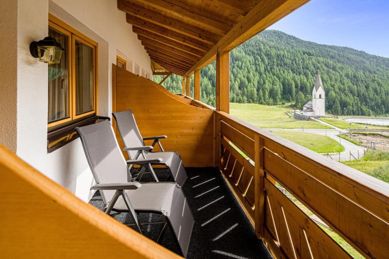 Langtaufererhof Hotel Melago Exterior foto